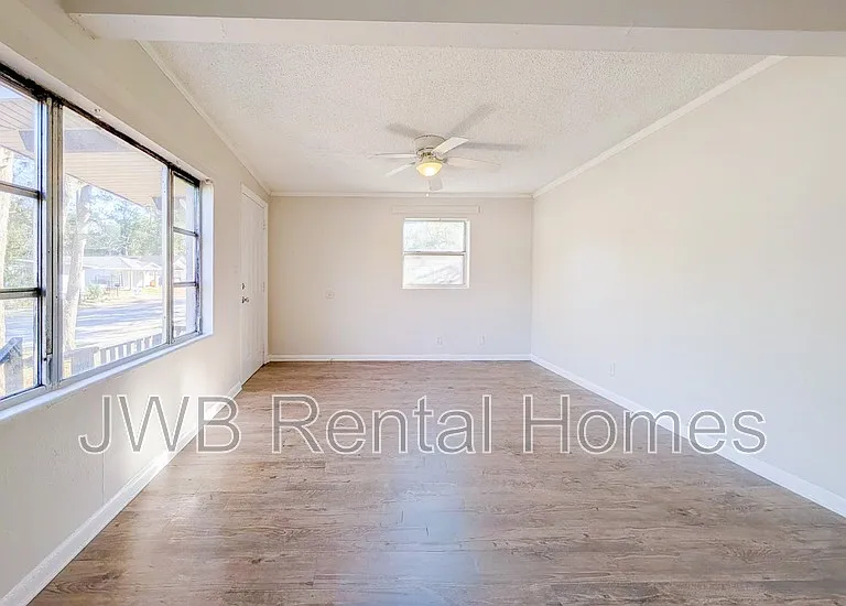 3118 Dignan St — Photo 6