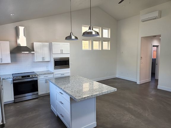 4th image of 1014 Machin Ave #C