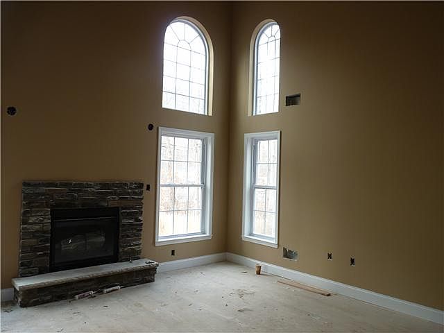 2nd image of Roseland Rd