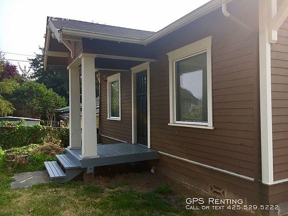3rd image of 2322 1/2 Rainier Ave