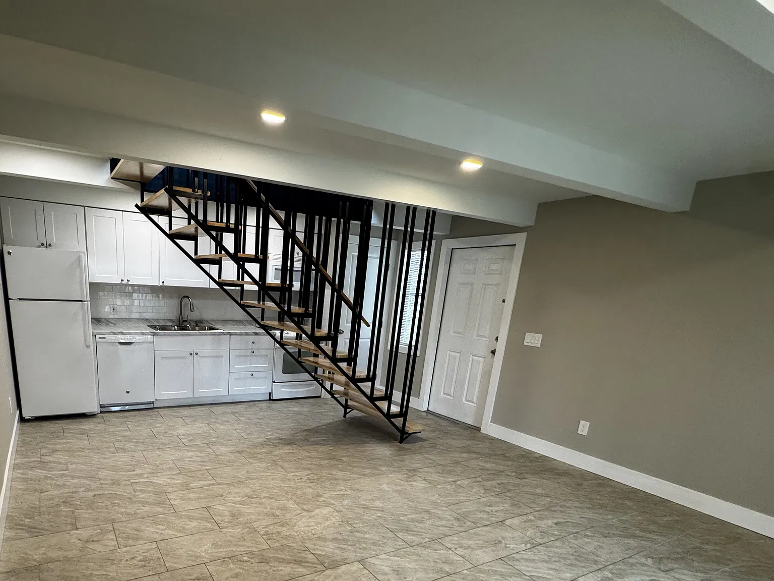 1 bed, 700 sqft, $1,145 — Photo 3
