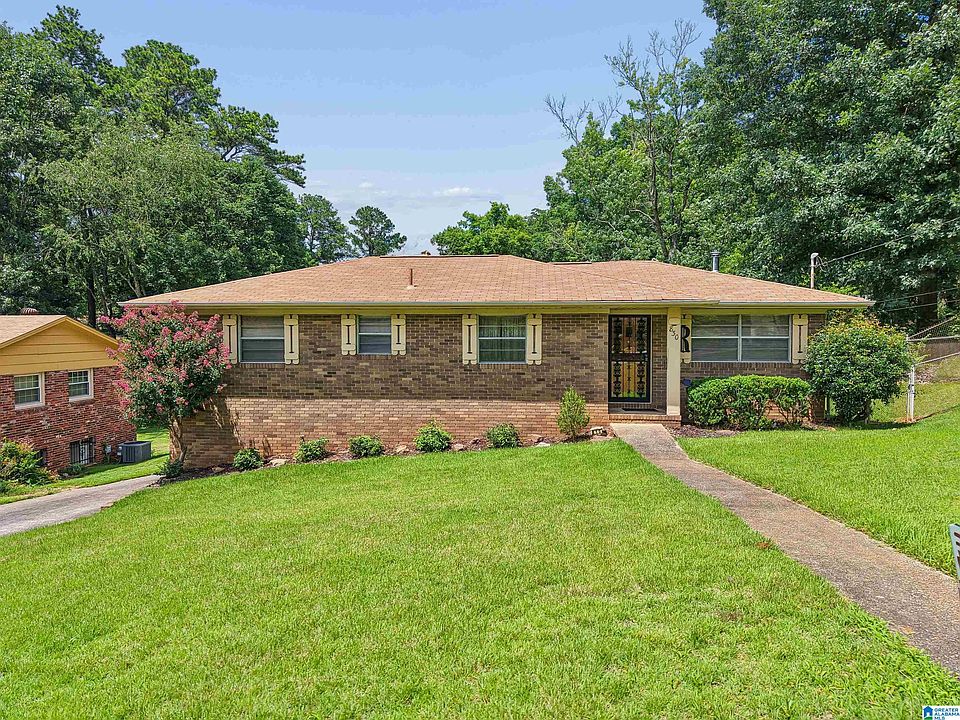 1st image of 830 Sherwood Forest Dr