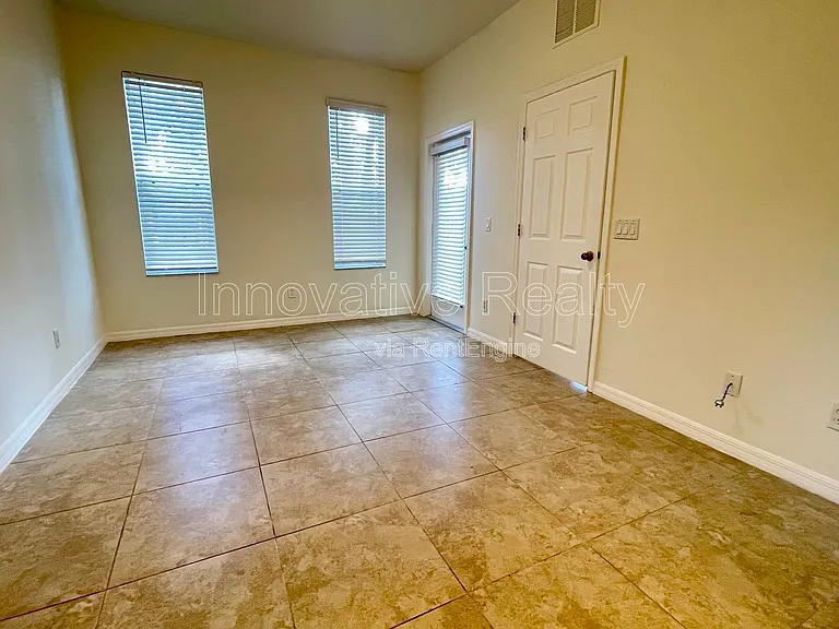 2482 Temple Grove Ln — Photo 10