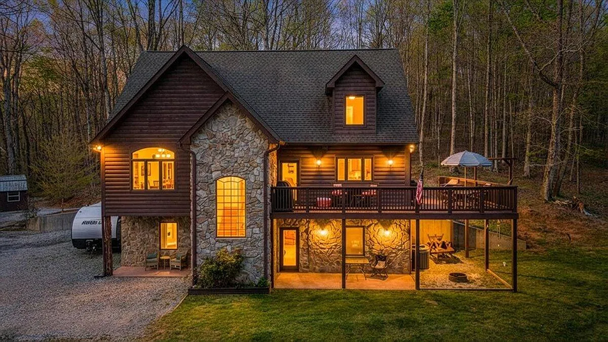 485 Promise Ln photo 1