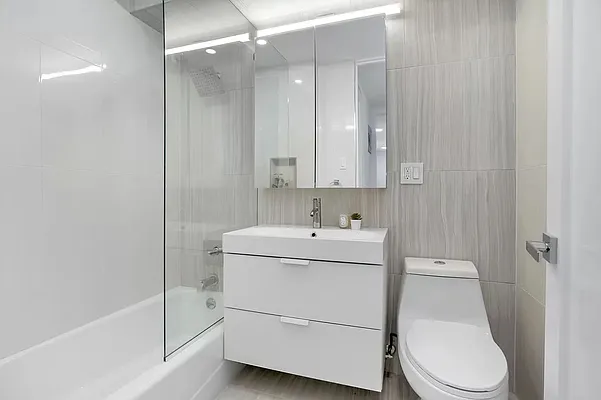 Rented by Bond New York | media 9