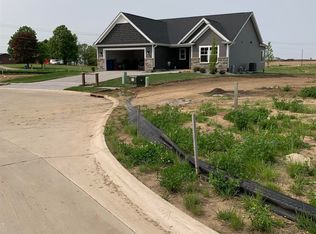 1600 Colonial Ct, Eldridge, IA 52748