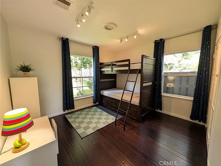 2828 Henrietta Ave — Photo 30