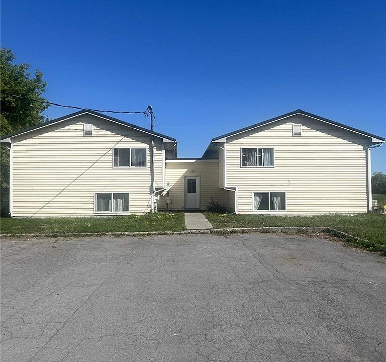 1st image of 22377 Wayside Dr