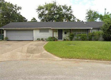 1st image of 204 Dogwood St