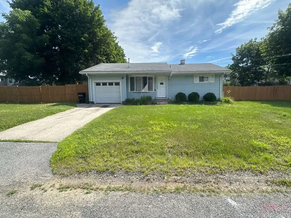 4 Jill Rd, Salem, NH 03079