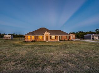 940 Lester Burt Rd, Farmersville, TX 75442
