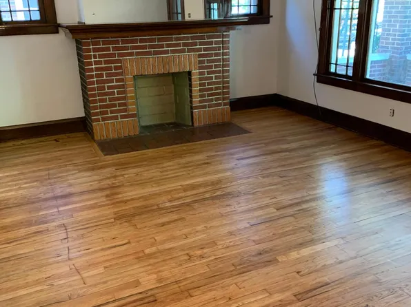 2144 Lewis Dr, Lakewood, OH 44107