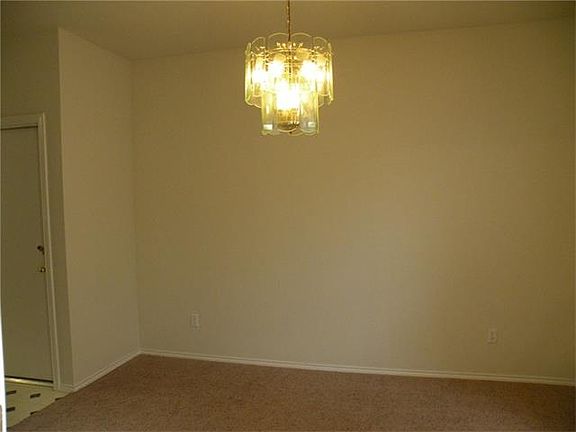 5th image of 12352 Donovan Cir