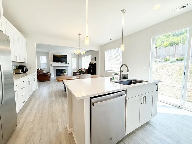 740 SE Nordmann Loop — Photo 22