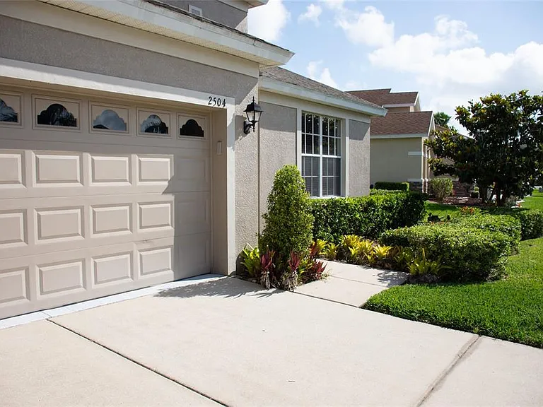 2504 Ladoga Dr — Photo 16