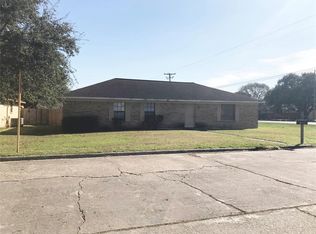 17 Misty Ln, Bay City, TX 77414