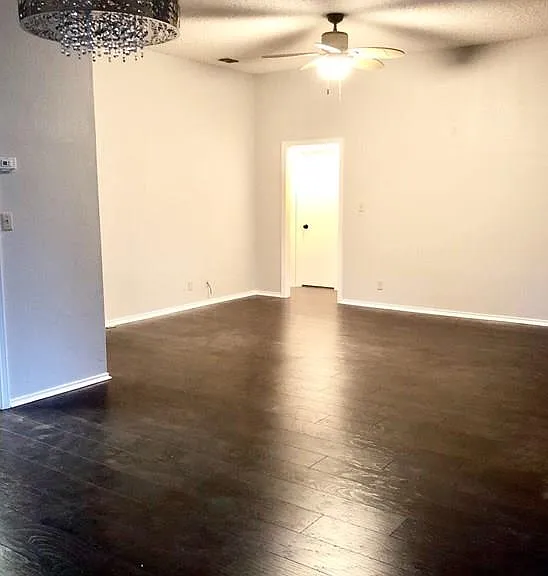 501 Geraldine Ln — Photo 14