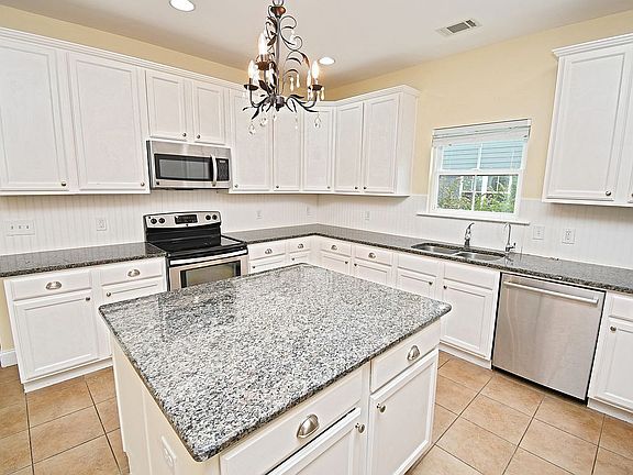4th image of 130 Sunbury Dr