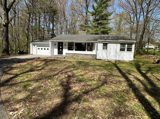 33 Hills Rd, Albany, NY 12211