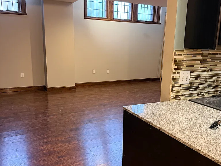 1054 S Kingshighway Blvd #M — Photo 1