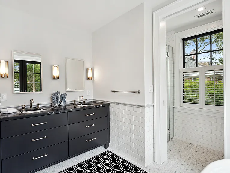 170 Meeting House Ln — Photo 18