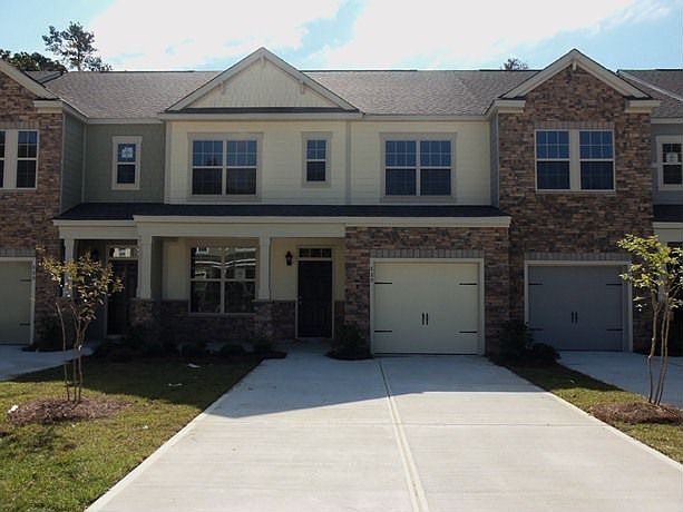 825 Bibury Ct