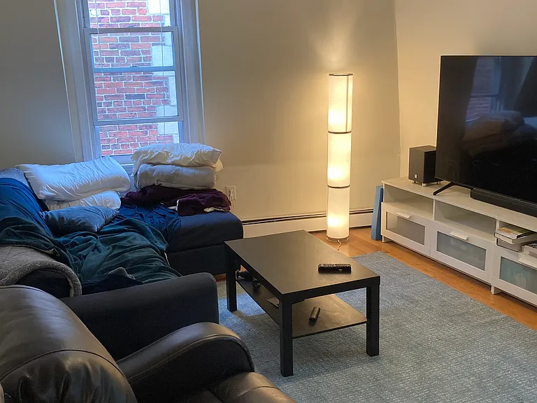 35 Davis Sq #8 — Photo 3