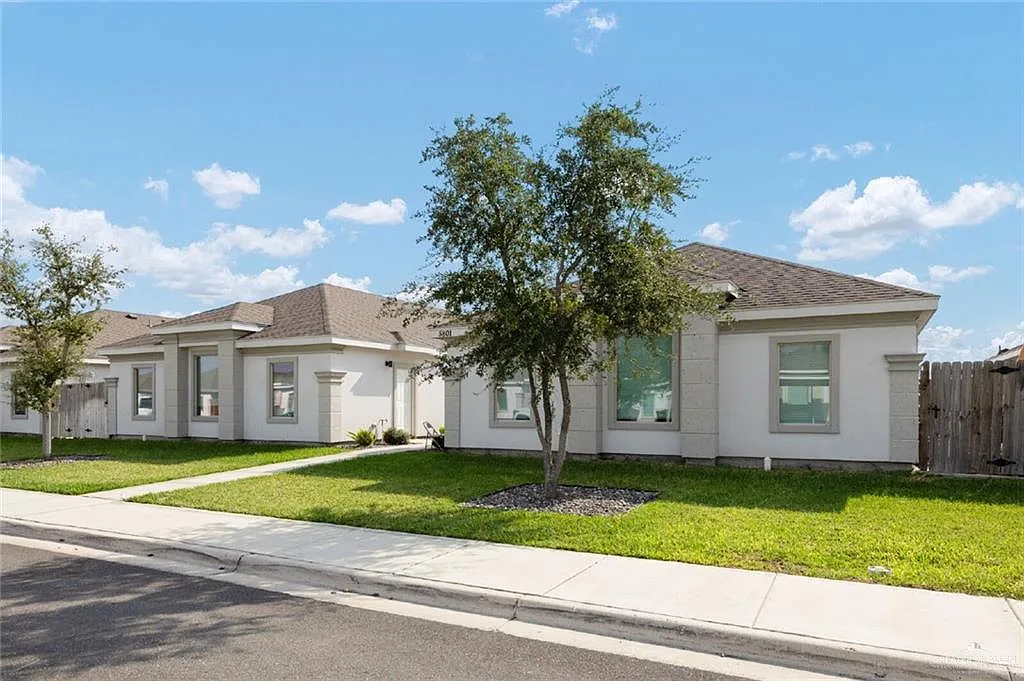 2 bed, 2.0 bath, 981 sqft, $995 — Photo 1