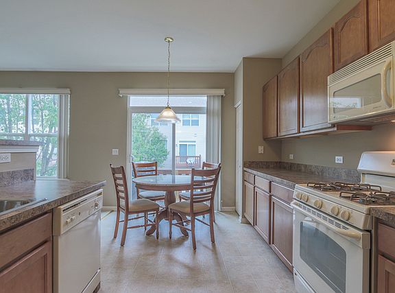 2nd image of 908 Summit Creek Dr