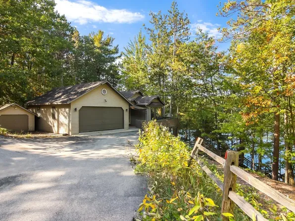 295 Rasho Rd, Traverse City, MI 49696