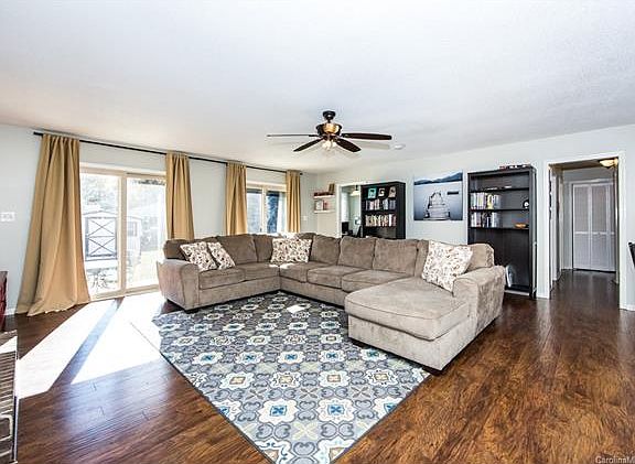4th image of 4081 Crestview Dr