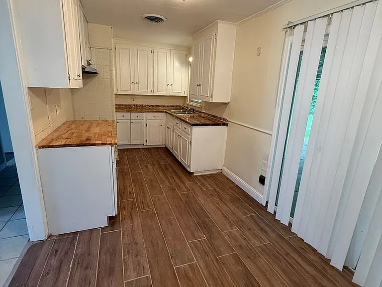 2919 Hillcrest Ave — Photo 6