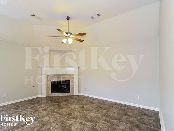 2nd image of 1535 Far Dr