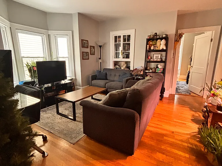 132 Willow Ave #1 — Photo 1