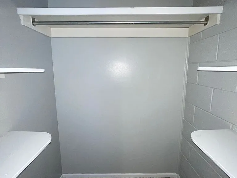 Parklane Apartments — Photo 14