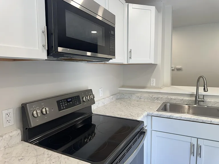 677 Dorset Ave — Photo 1