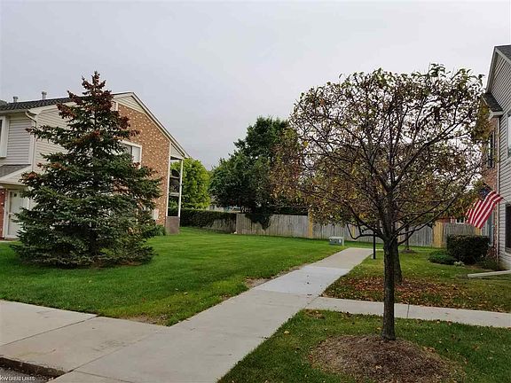 3rd image of 30547 Hidden Pines Ln