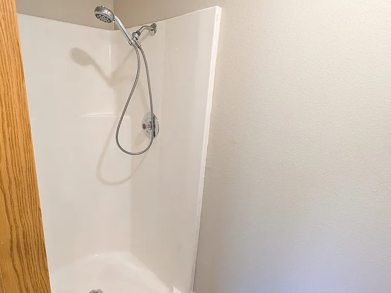 Silverwood Apartments — Photo 31