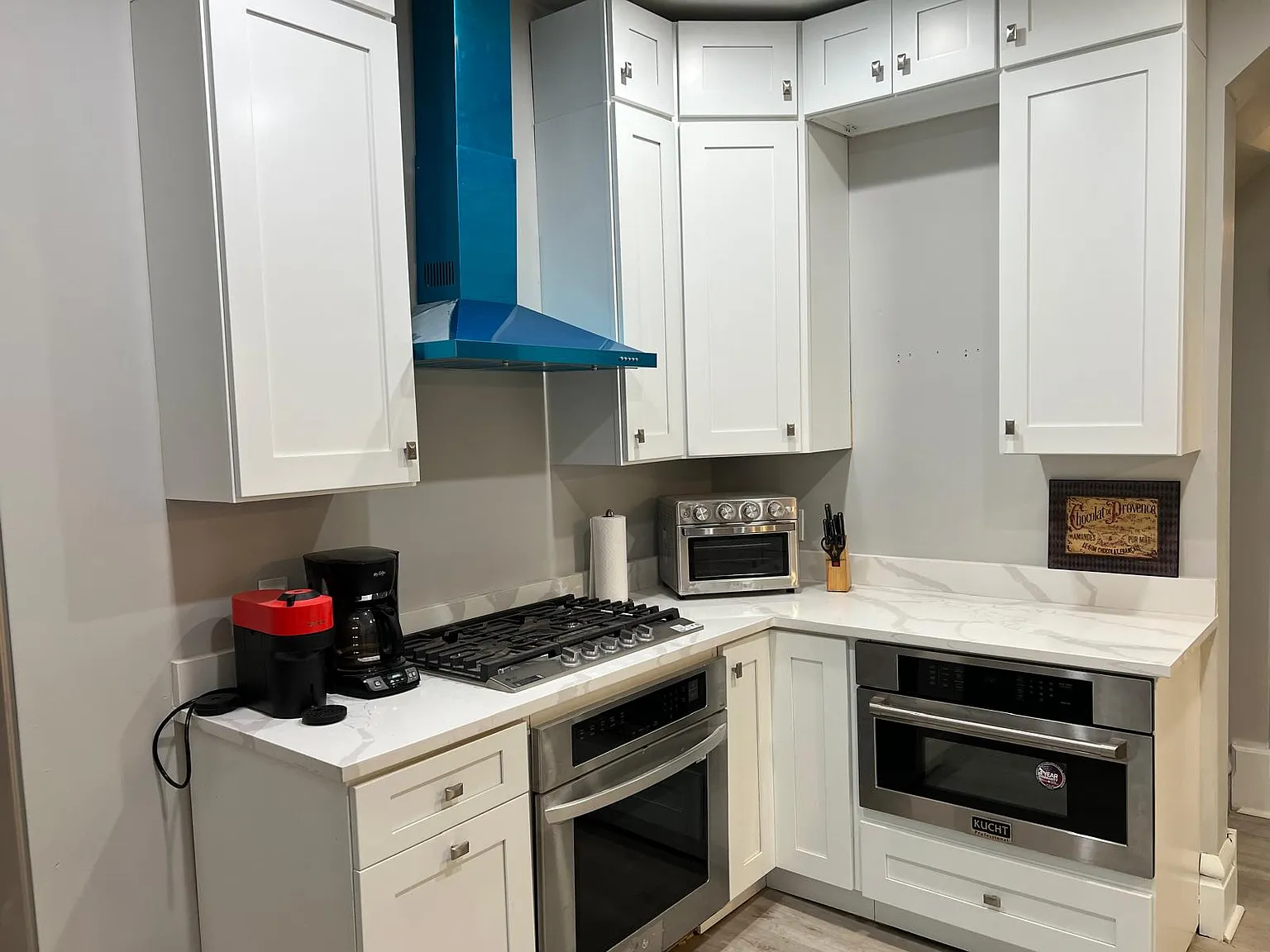 4 bed, 2.5 bath, 3000 sqft, $3,600 — Photo 4