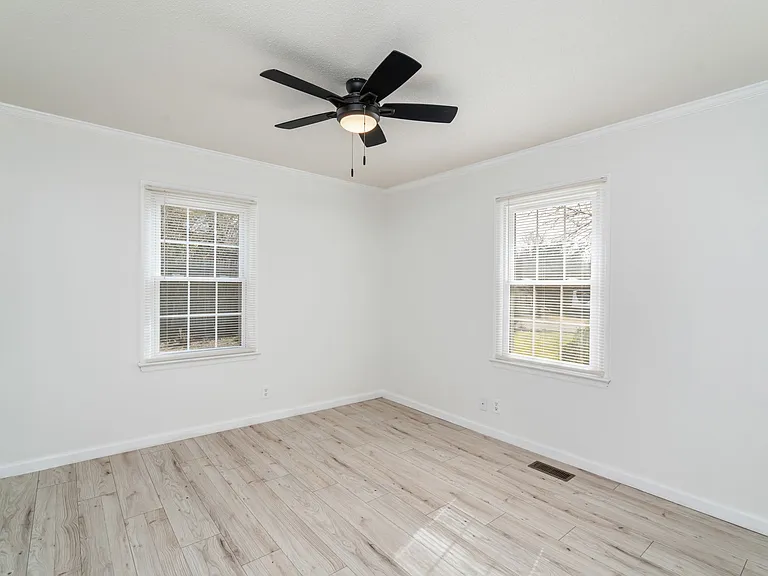 331 Sarvis Dr — Photo 28