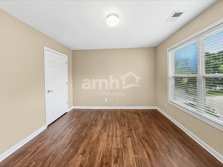492 Winter Haven Ln — Photo 13