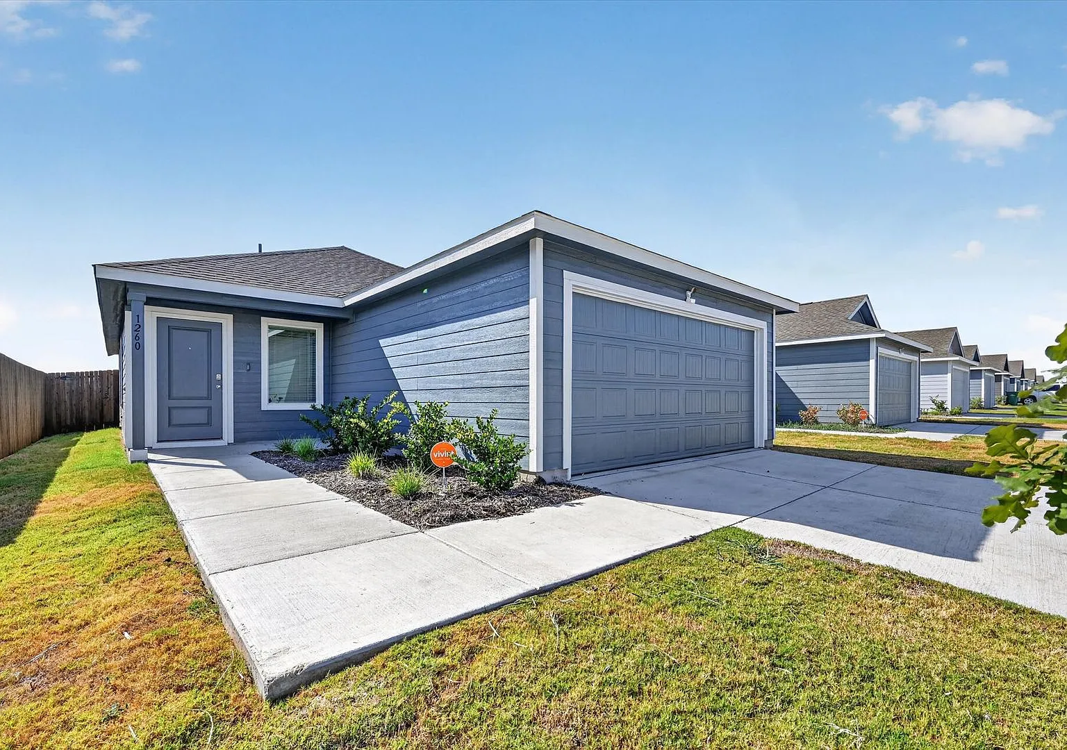 Newly Built Home in Wilmer, TX! — Photo 2