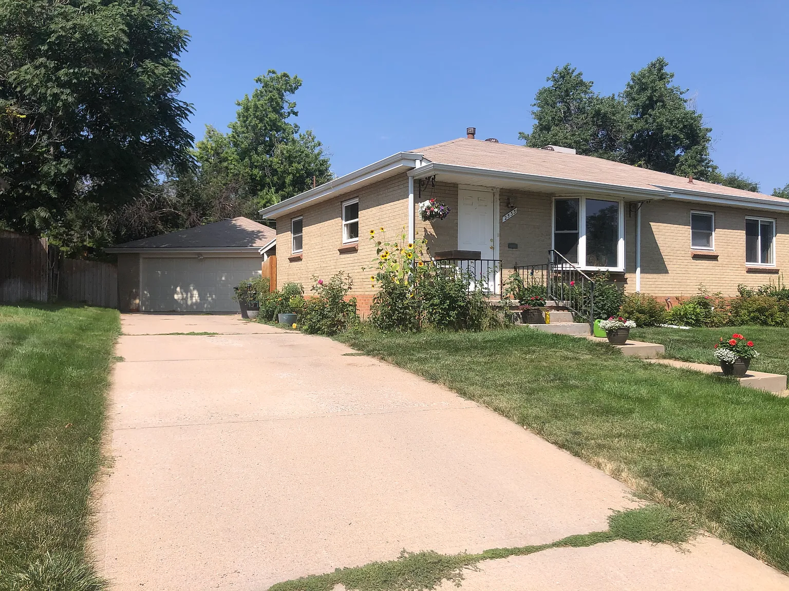 5 bed, 2100 sqft, $3,200 — Photo 2