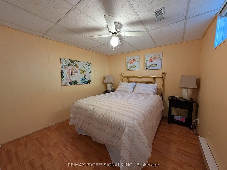 1103 Mosley St — Photo 16