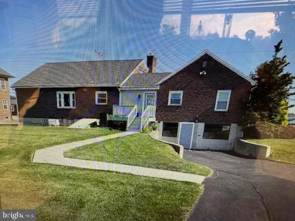 144 S Centre Ave, Dauberville, PA 19533