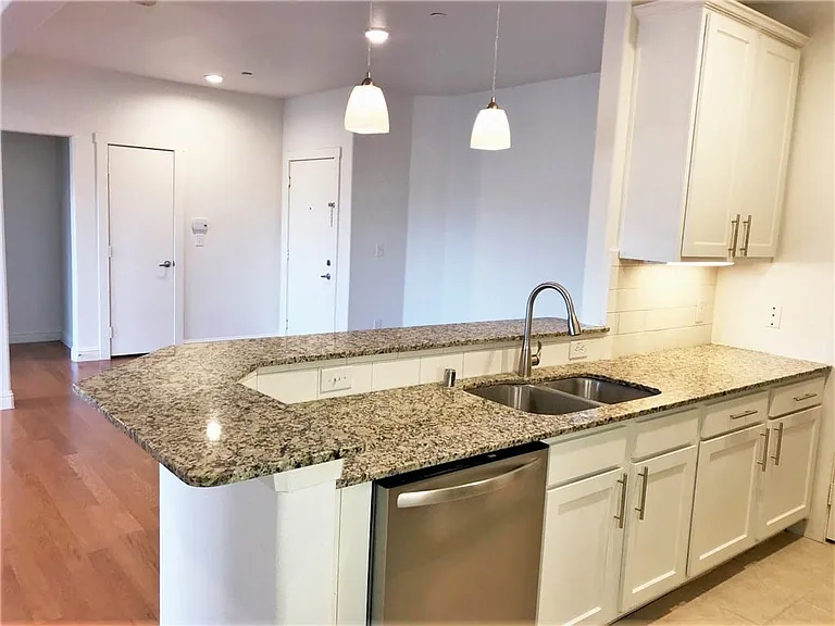6159 Oram St #302 — Photo 9