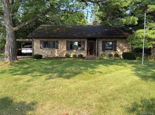 806 S Oakland St, Saint Johns, MI 48879