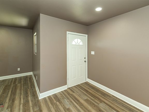 4th image of 3536 Sumner St