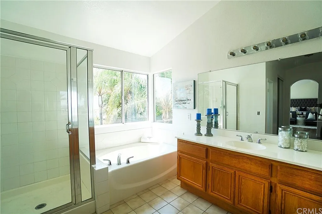 6 bed, 2112 sqft, $4,600 — Photo 3