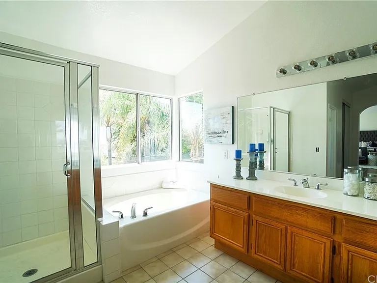 4584 Filson St — Photo 3
